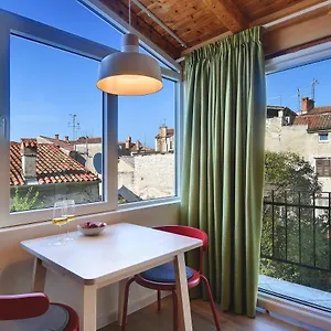 Apartment Forum 2