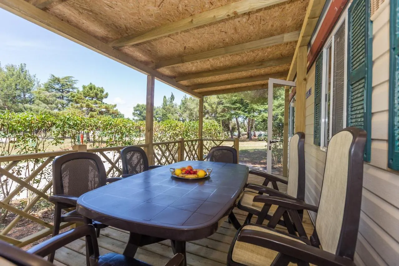 Camping Adria Mobile Homes In Brioni Sunny Camping 普拉 2*,  克罗地亚